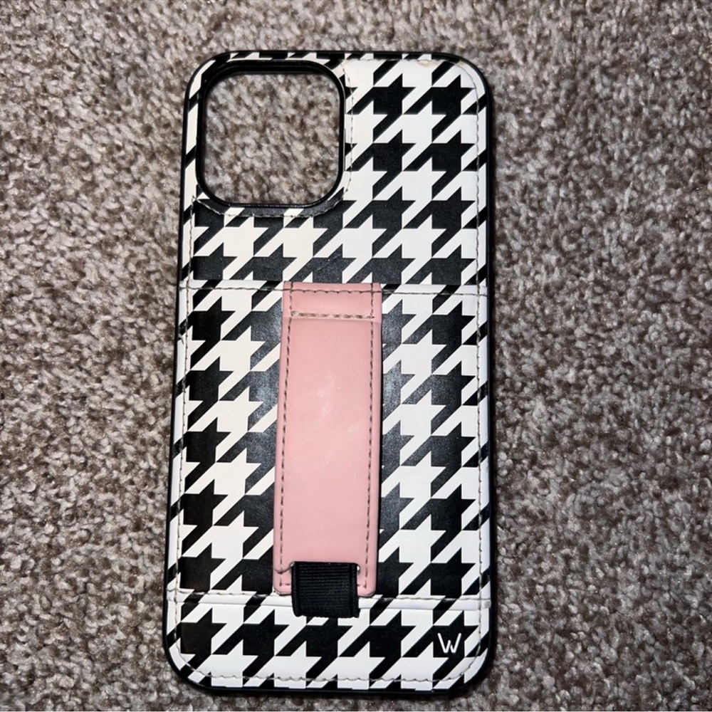 Stylish Black and White Houndstooth Phone Case with Pink Accent